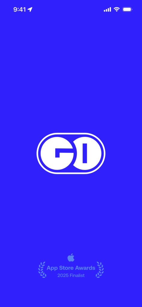 Splash screen for GO Club app featuring logo on blue background